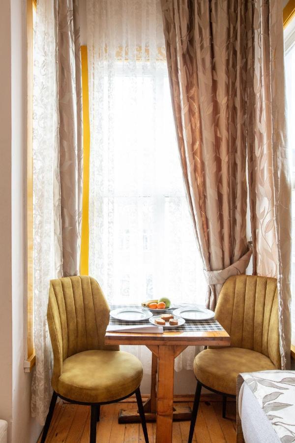 April Hotel Стамбул Экстерьер фото