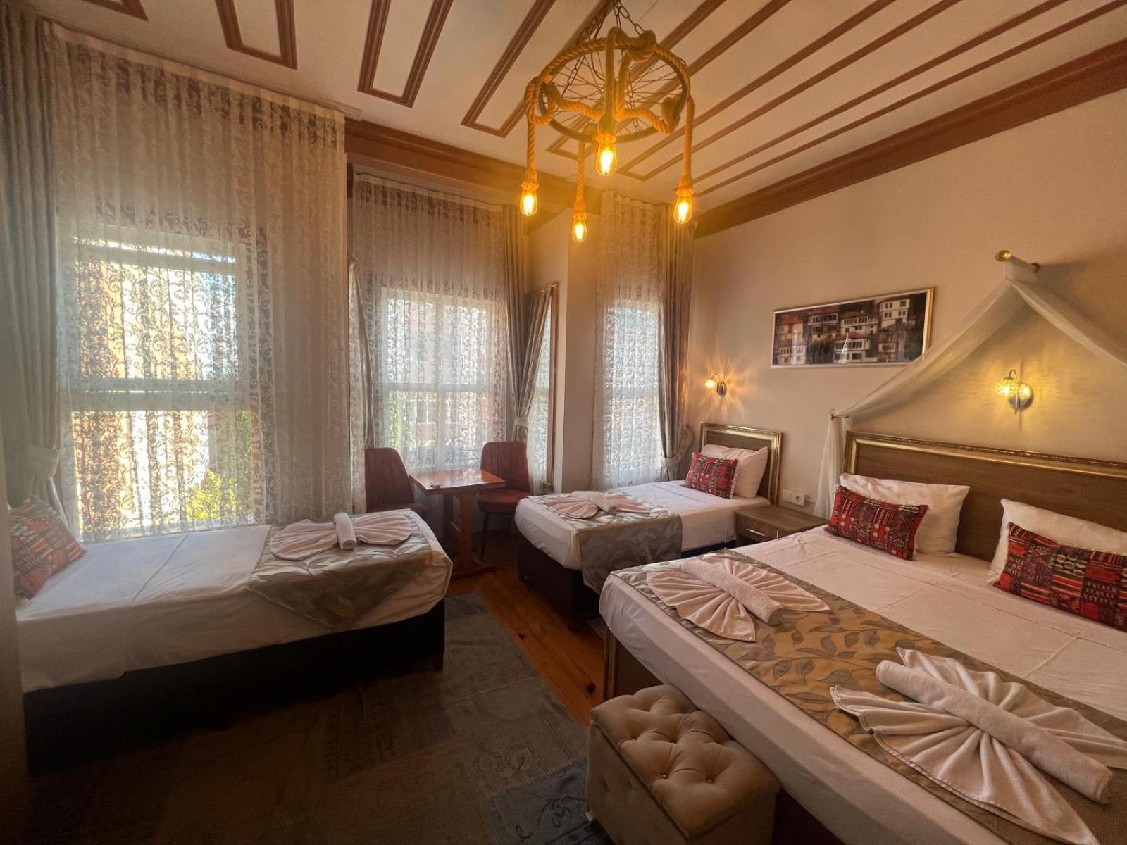 April Hotel Стамбул Экстерьер фото